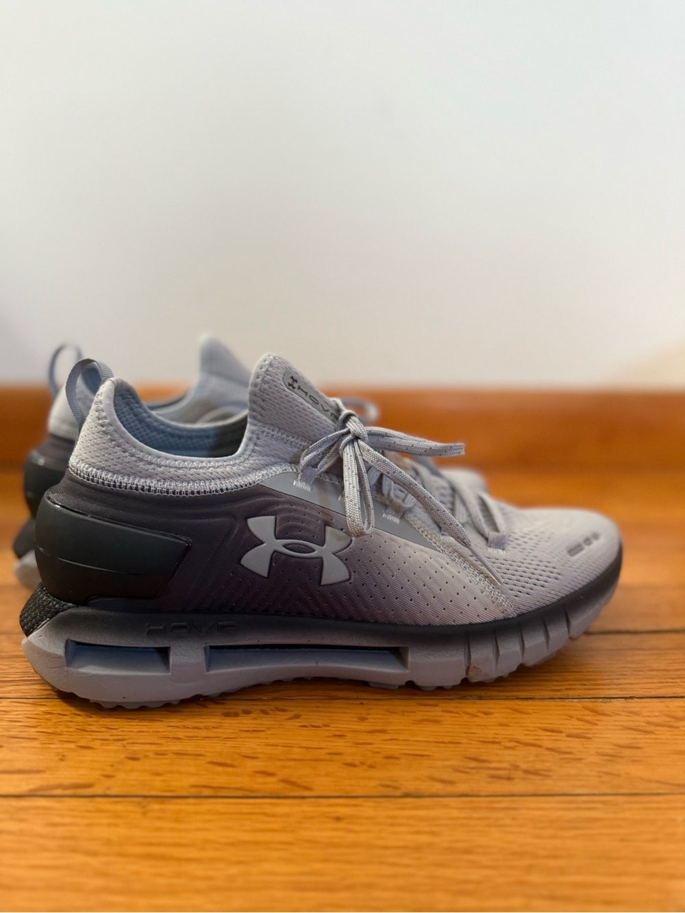Under Armour Men's Light Grey and Dark Grey Athletic Training Shoes